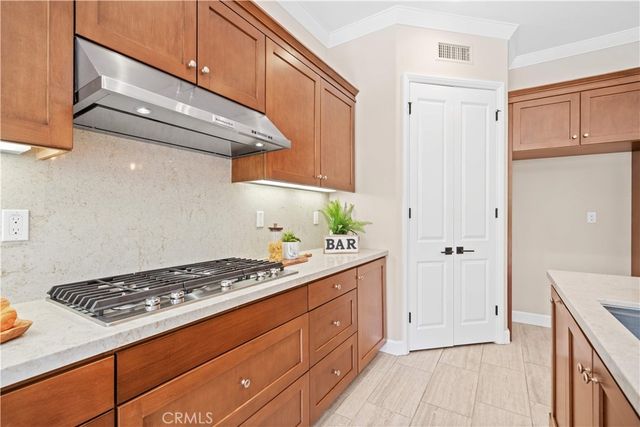 210 Canvas, Irvine, CA 92620