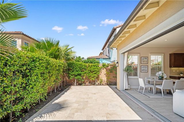 210 Canvas, Irvine, CA 92620