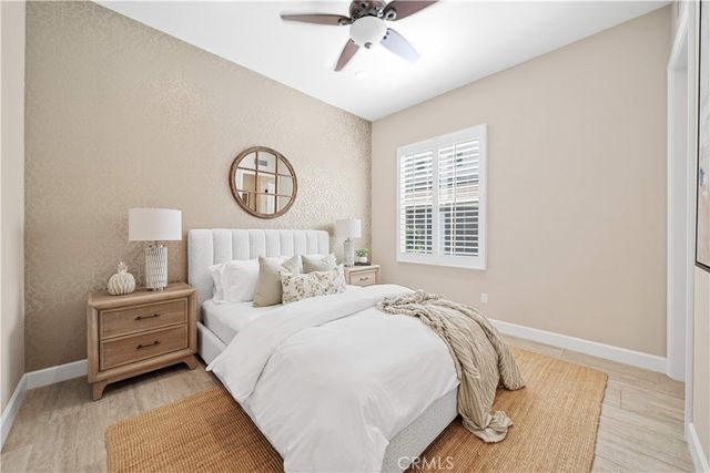 210 Canvas, Irvine, CA 92620