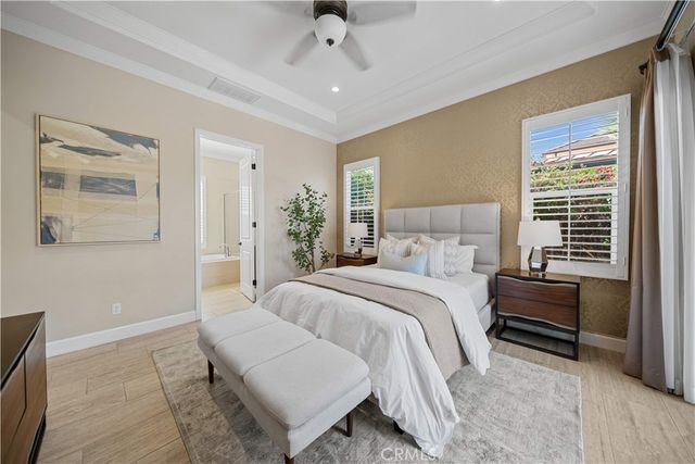 210 Canvas, Irvine, CA 92620