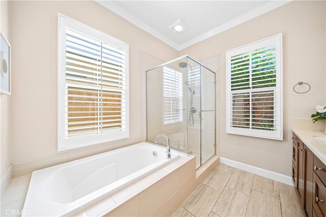 210 Canvas, Irvine, CA 92620