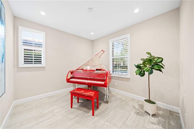 210 Canvas, Irvine, CA 92620