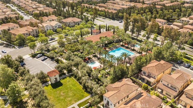 210 Canvas, Irvine, CA 92620