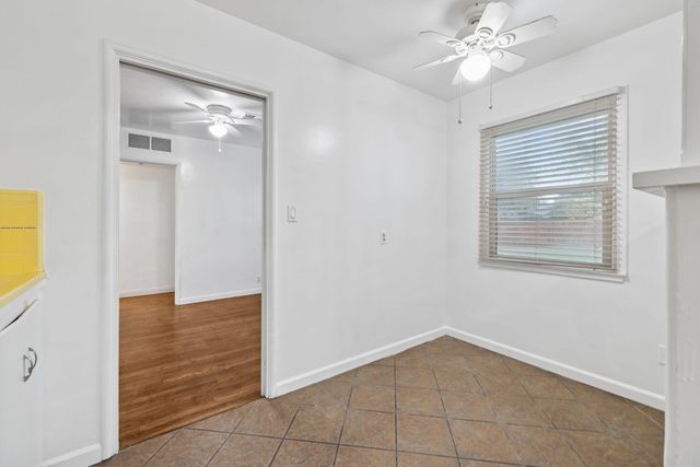 820 S Oak Park, Visalia, CA 93277