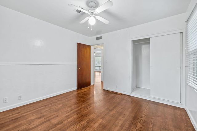 820 S Oak Park, Visalia, CA 93277