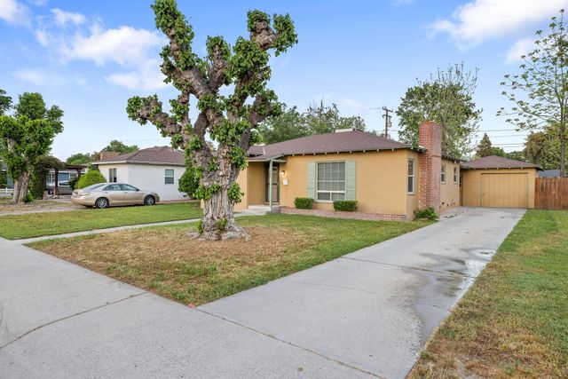 820 S Oak Park, Visalia, CA 93277