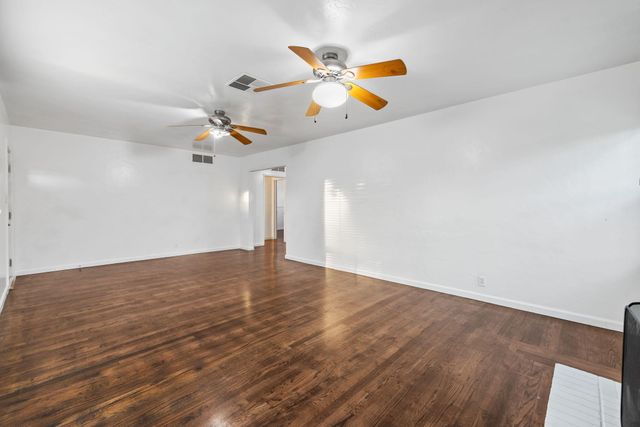 820 S Oak Park, Visalia, CA 93277