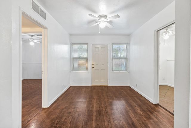 820 S Oak Park, Visalia, CA 93277