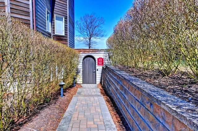 3105 Fox Hill Drive, Baiting Hollow, NY 11933