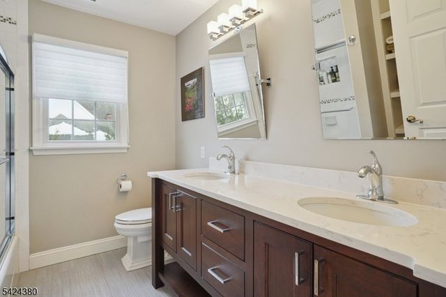 13 Obrien Ct, Bedminster Twp., NJ 07921