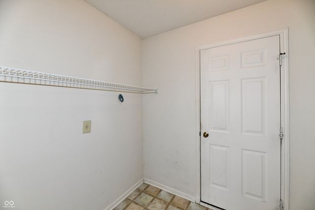 9175 W Paddleboat Lane, Pendleton, IN 46064