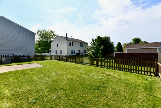 9175 W Paddleboat Lane, Pendleton, IN 46064