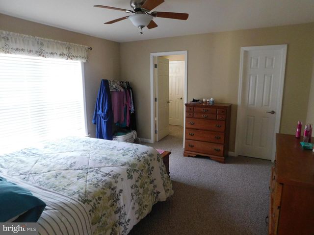 21 WREN DR, Bechtelsville, PA 19505