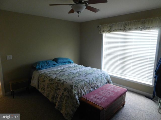 21 WREN DR, Bechtelsville, PA 19505