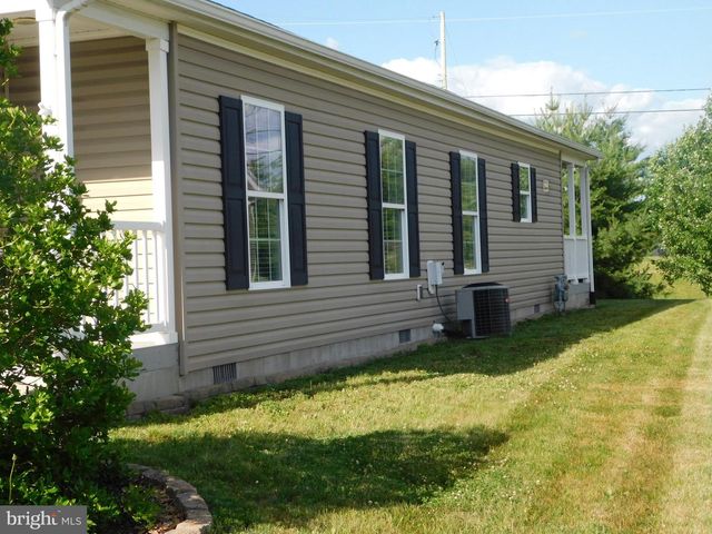 21 WREN DR, Bechtelsville, PA 19505