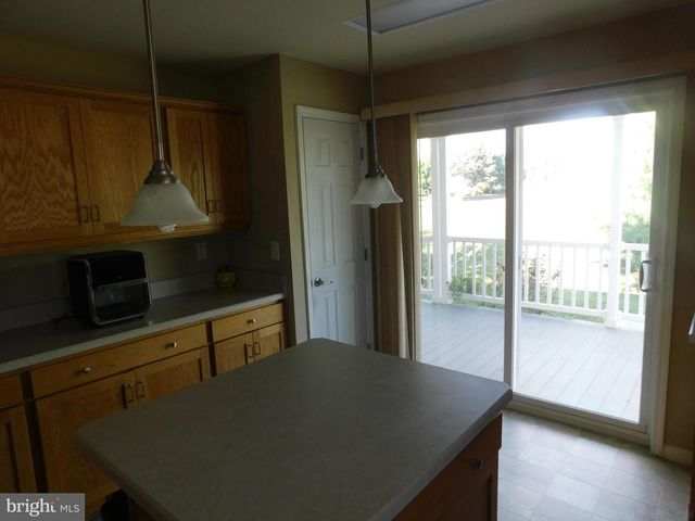 21 WREN DR, Bechtelsville, PA 19505