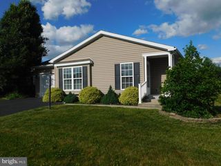 21 WREN DR, Bechtelsville, PA 19505