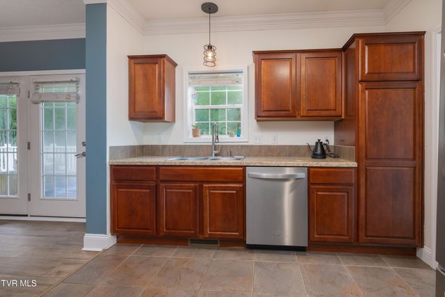 263 Holland View Drive, Jonesborough, TN 37659