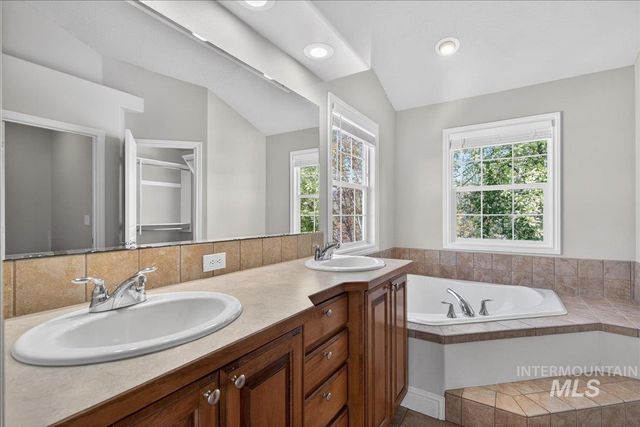 12935 N Schicks Ridge Rd, Boise, ID 83714