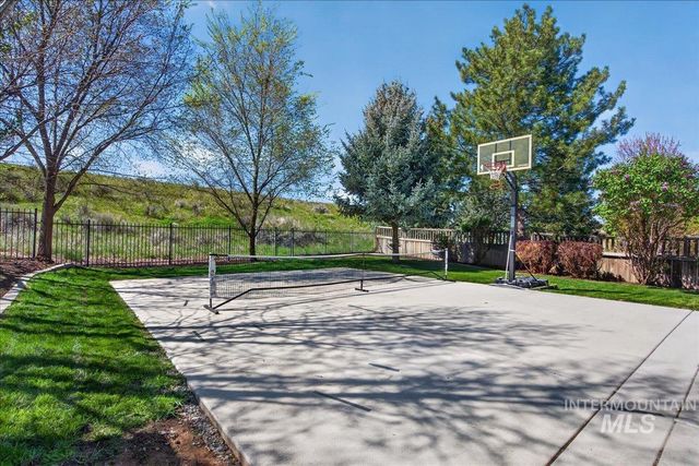 12935 N Schicks Ridge Rd, Boise, ID 83714