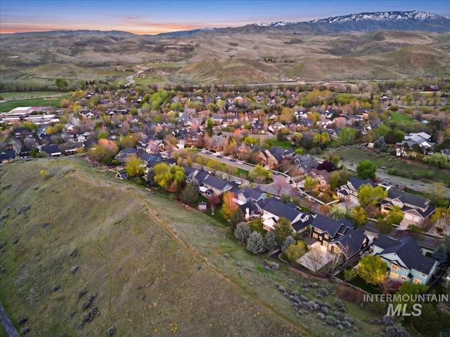 12935 N Schicks Ridge Rd, Boise, ID 83714
