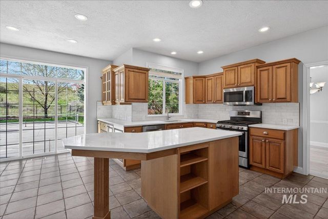 12935 N Schicks Ridge Rd, Boise, ID 83714