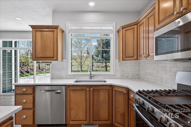 12935 N Schicks Ridge Rd, Boise, ID 83714