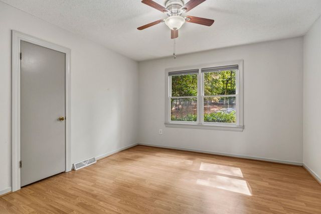 1 Forest Oaks Way, Spartanburg, SC 29307
