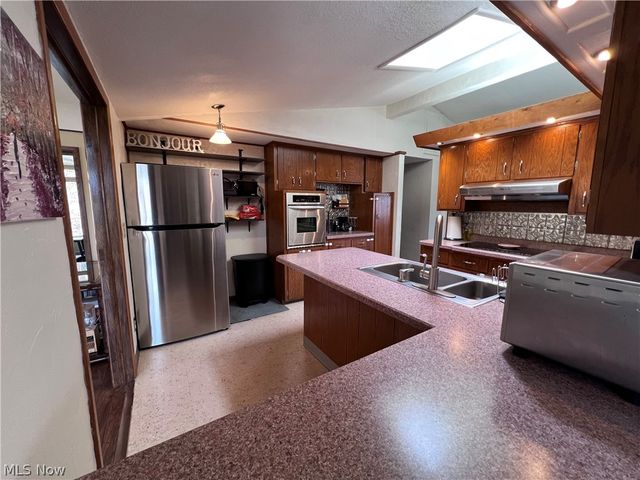 2168 Earl Drive, Zanesville, OH 43701