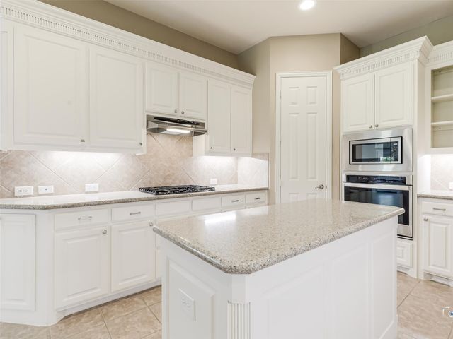 805 Barton Springs Drive, Fairview, TX 75069