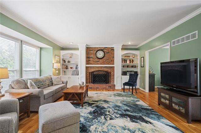 10329 Ballentine Street, Overland Park, KS 66214