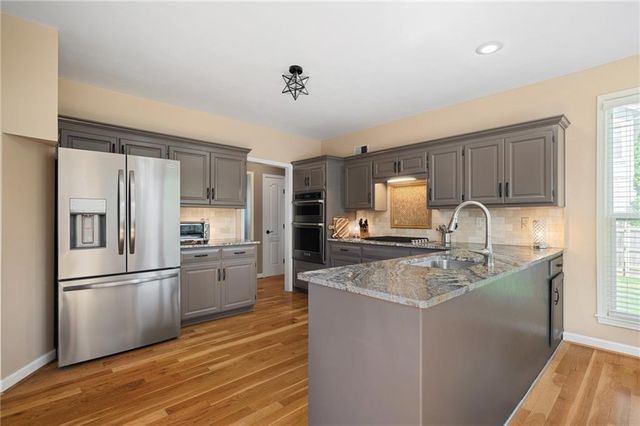 10329 Ballentine Street, Overland Park, KS 66214