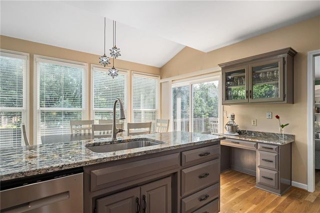 10329 Ballentine Street, Overland Park, KS 66214