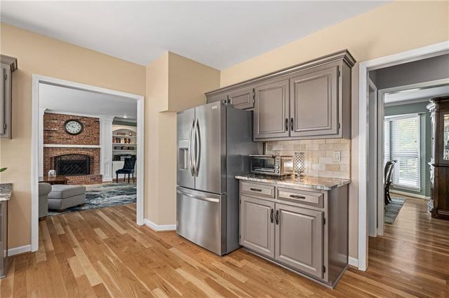 10329 Ballentine Street, Overland Park, KS 66214