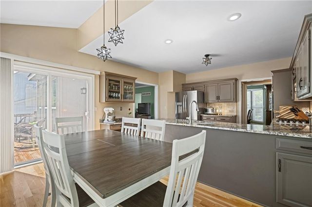 10329 Ballentine Street, Overland Park, KS 66214