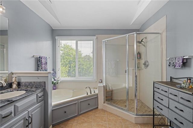 10329 Ballentine Street, Overland Park, KS 66214
