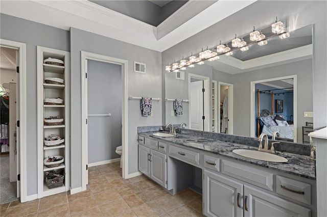 10329 Ballentine Street, Overland Park, KS 66214