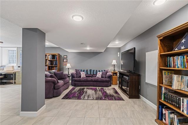 10329 Ballentine Street, Overland Park, KS 66214