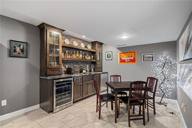 10329 Ballentine Street, Overland Park, KS 66214