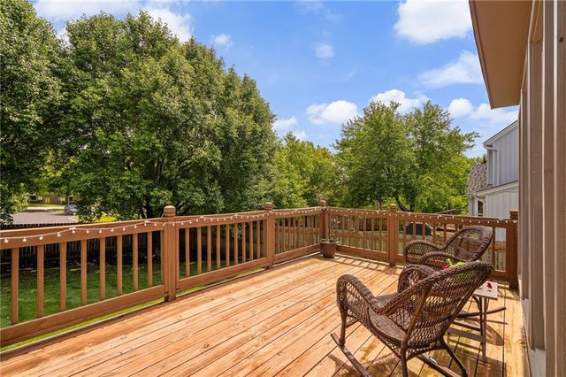 10329 Ballentine Street, Overland Park, KS 66214