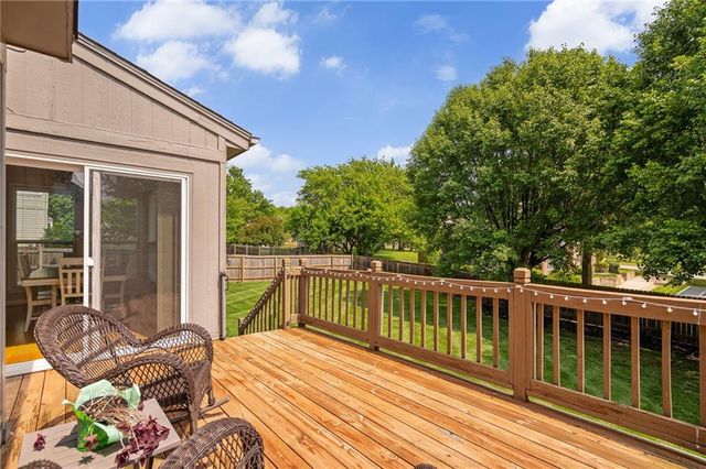 10329 Ballentine Street, Overland Park, KS 66214