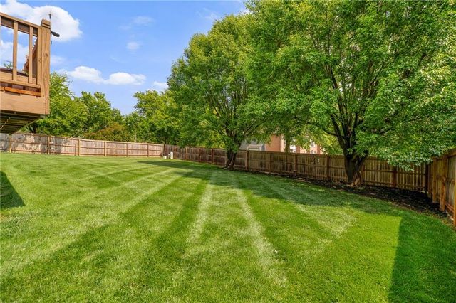 10329 Ballentine Street, Overland Park, KS 66214