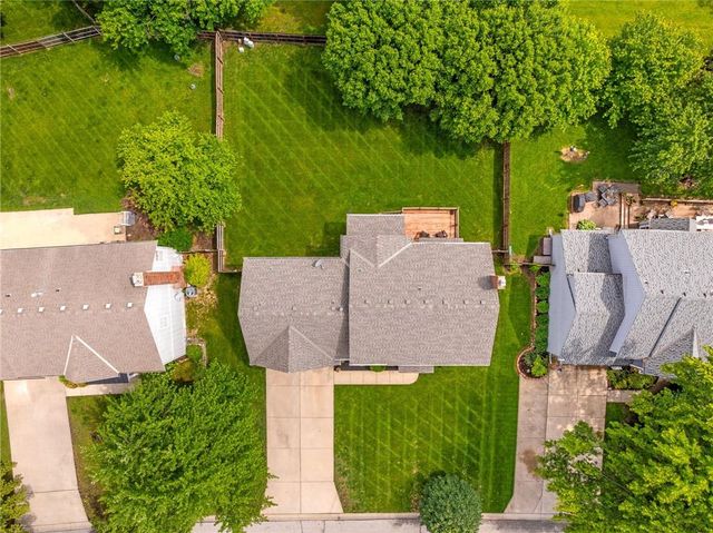 10329 Ballentine Street, Overland Park, KS 66214