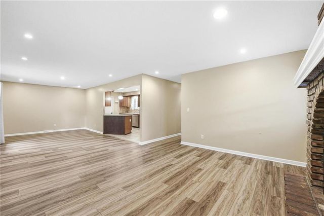 203 N Murphy Drive, Raymore, MO 64083