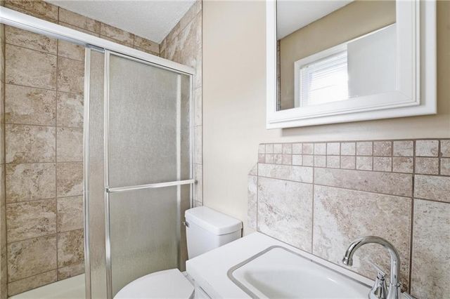 203 N Murphy Drive, Raymore, MO 64083