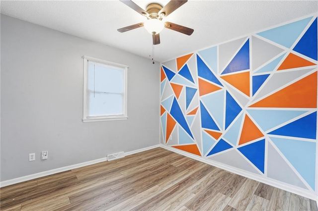 203 N Murphy Drive, Raymore, MO 64083