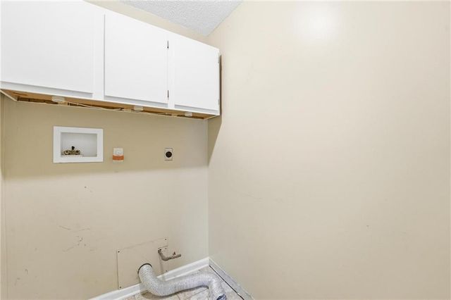 203 N Murphy Drive, Raymore, MO 64083
