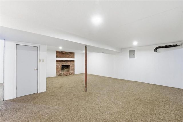 203 N Murphy Drive, Raymore, MO 64083
