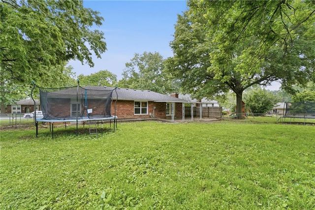 203 N Murphy Drive, Raymore, MO 64083