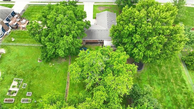 203 N Murphy Drive, Raymore, MO 64083